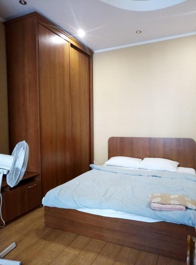 Однокомнатная Шота Руставели Apartment Kyiv Exterior photo
